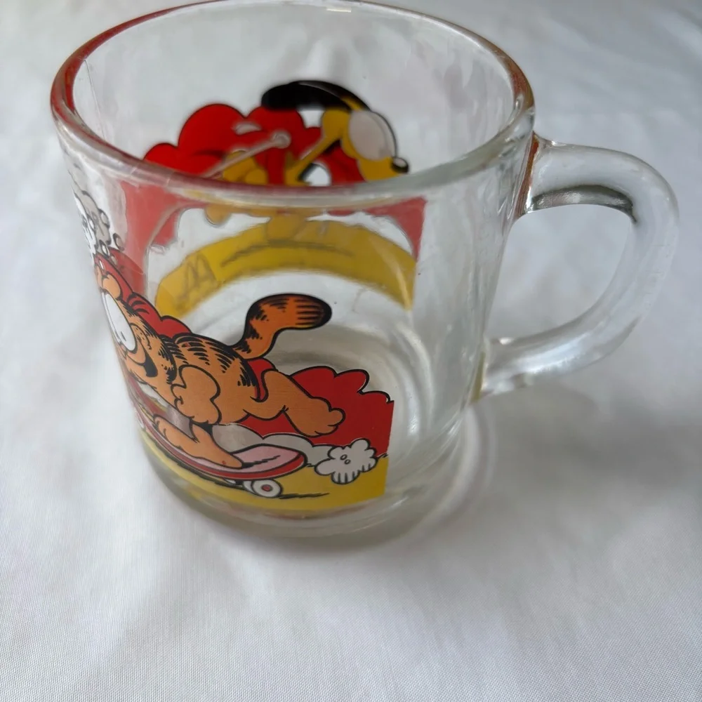 Garfield Glass Mug with Comic Design